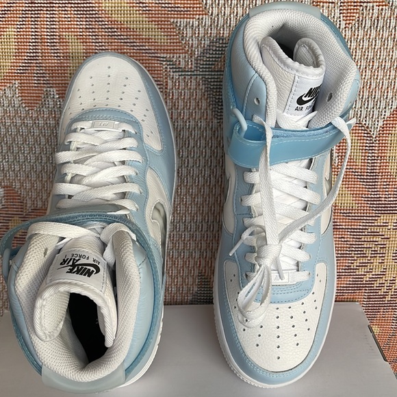 Nike WMNS Air Force 1 Mid CASTOM NIKE
BY CIERRA
WMNS sneakers - Platforms - Picture 13 of 16